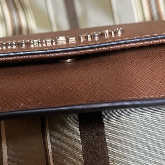 Michael Kors Jet Set Travel wallet w/keychain - Picture 2 of 9